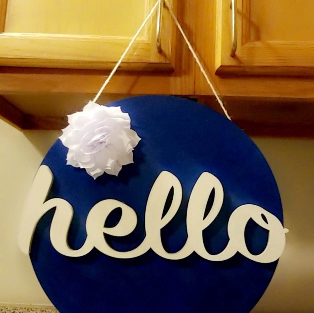 Large Kentucky Blue and white "Hello" round sign with a large flower bow!!!